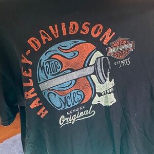 Harley-Davidson Black Tee with Vibrant Graphic